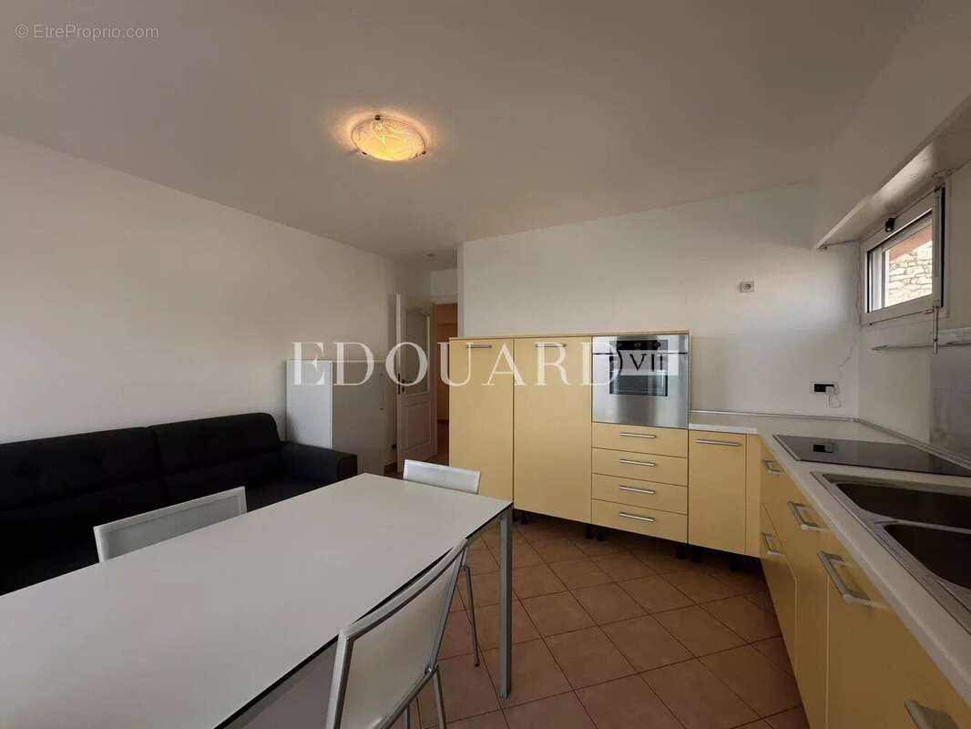 Appartement à ROQUEBRUNE-CAP-MARTIN