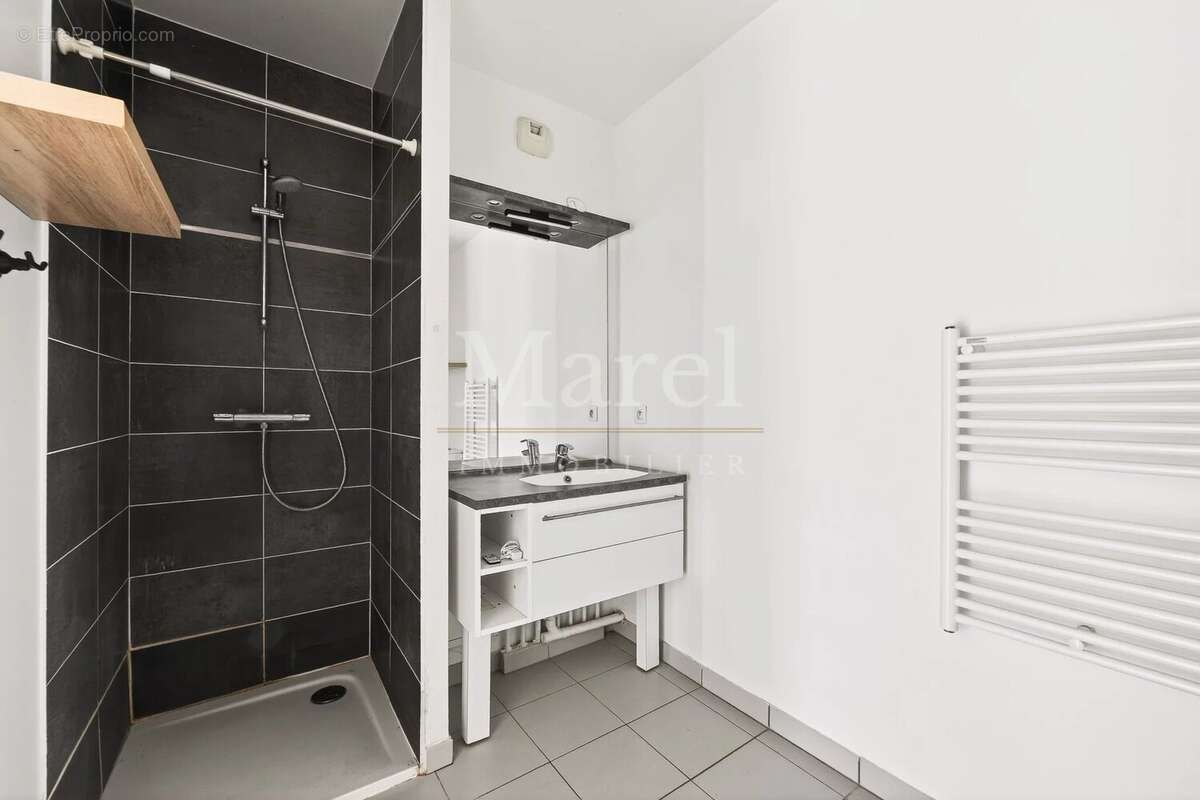 Appartement à COURBEVOIE