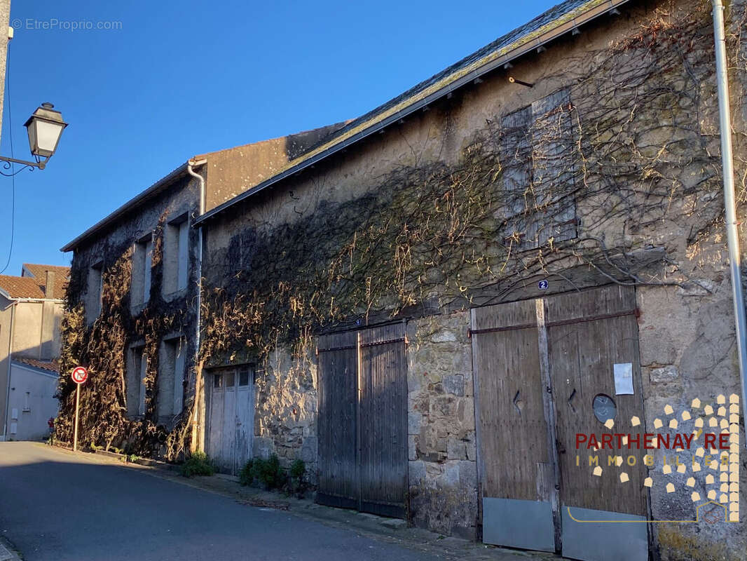 Maison à PARTHENAY
