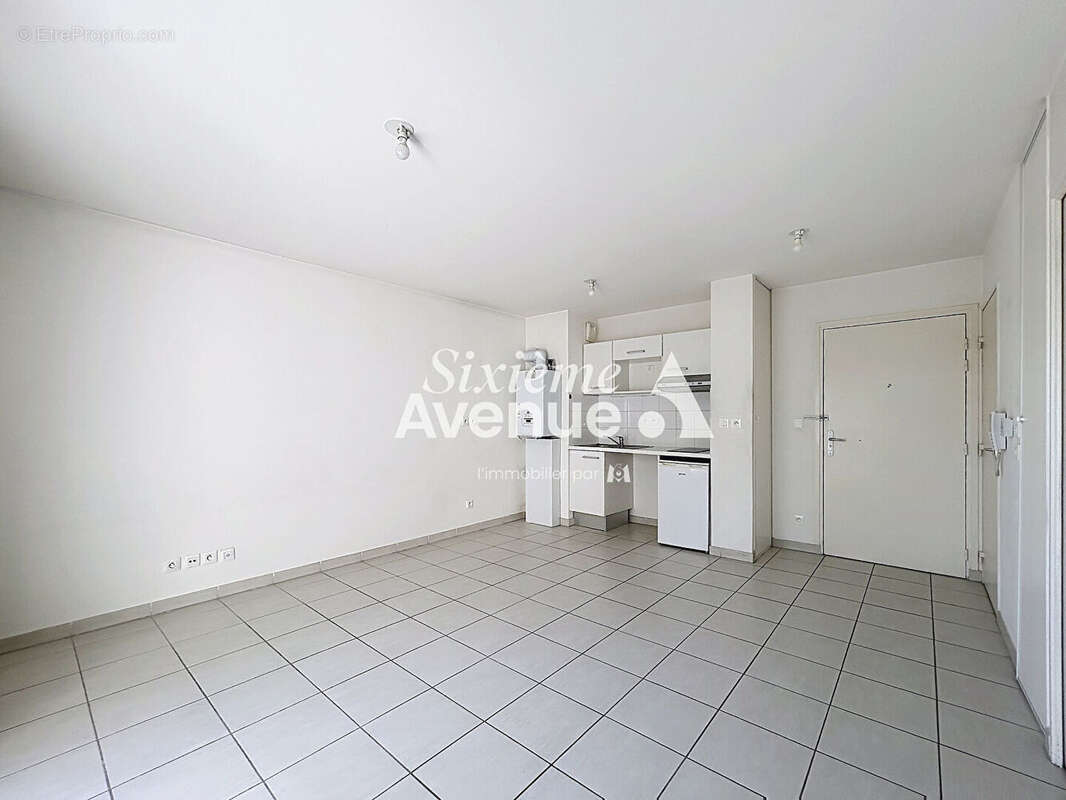 Appartement à DECINES-CHARPIEU