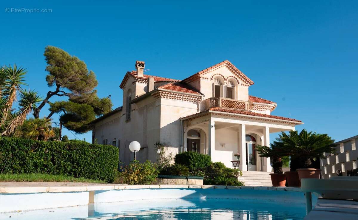 Villa à rénover dans un lieu prestigieux - photo 5