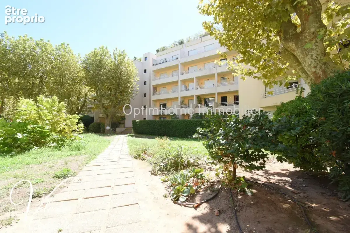 Hyères centre-ville – t2 de 49 m² avec terrasse – ascenseur 83400 - photo 2