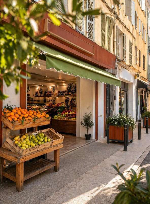 Photo 2 - Commerce à COGOLIN