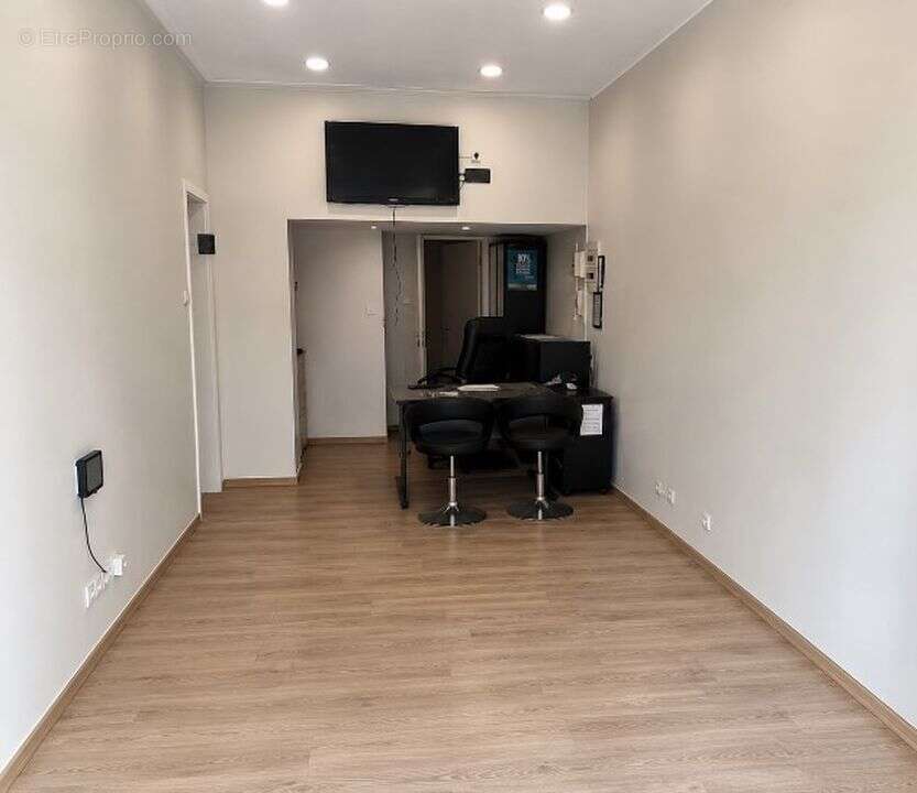 MURS COMMERCIAUX / 21,80 m² / COURS LIEUTAUD / MARSEILLE 13006