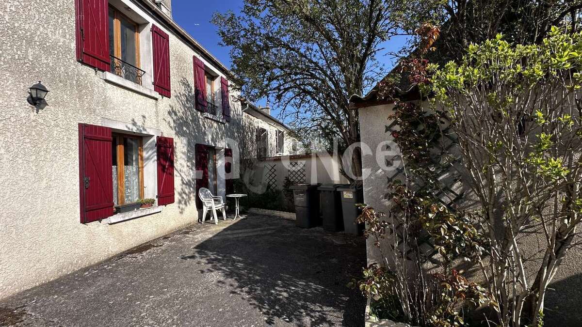 Maison à SAINT-MESMES
