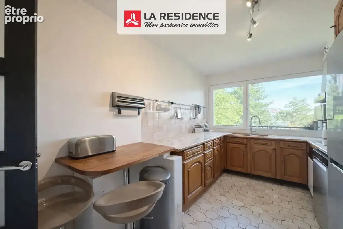 Appartement 4 pièces 77 m² à vendre à Velizy-Villacoublay (78140) - photo 3