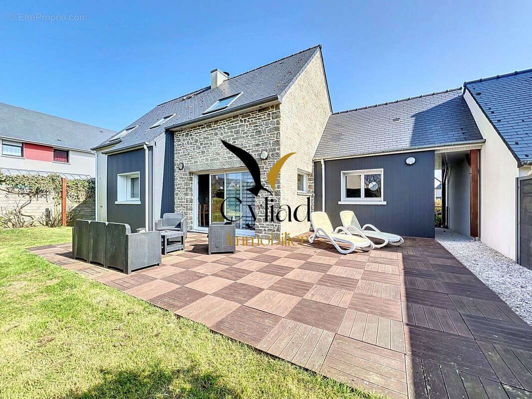 Maison à SAINT-MELOIR-DES-ONDES