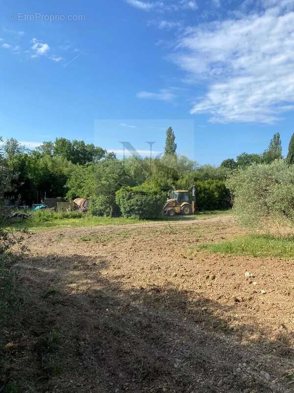 Terrain à AIX-EN-PROVENCE