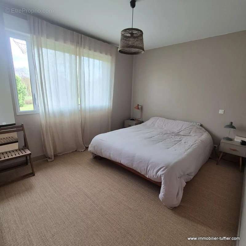 Maison à SAVIGNE-L'EVEQUE