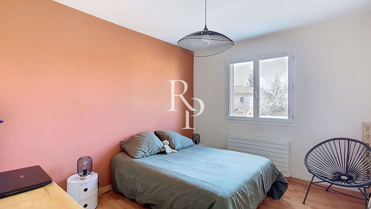 Maison à GREZIEU-LA-VARENNE