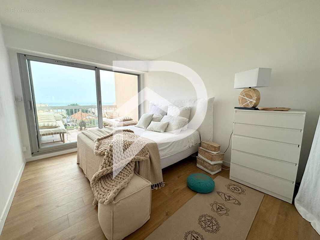 Appartement à MAUGUIO