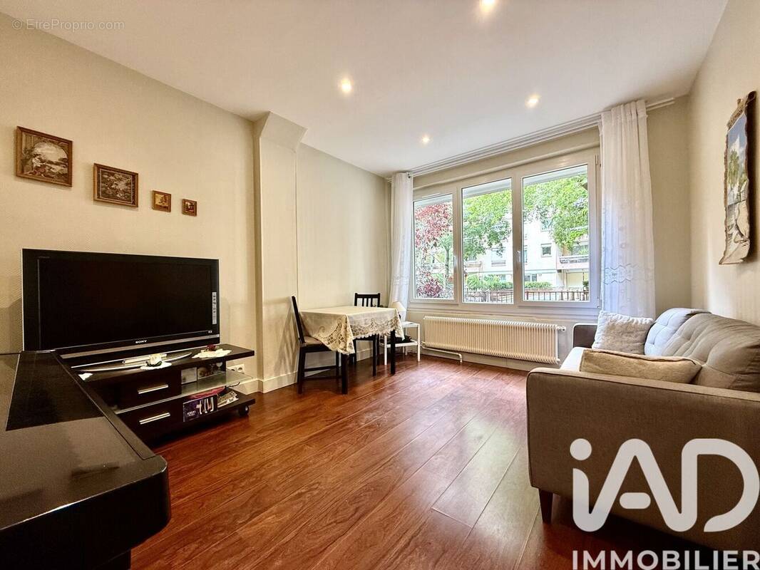 Photo 1 - Appartement à COURBEVOIE