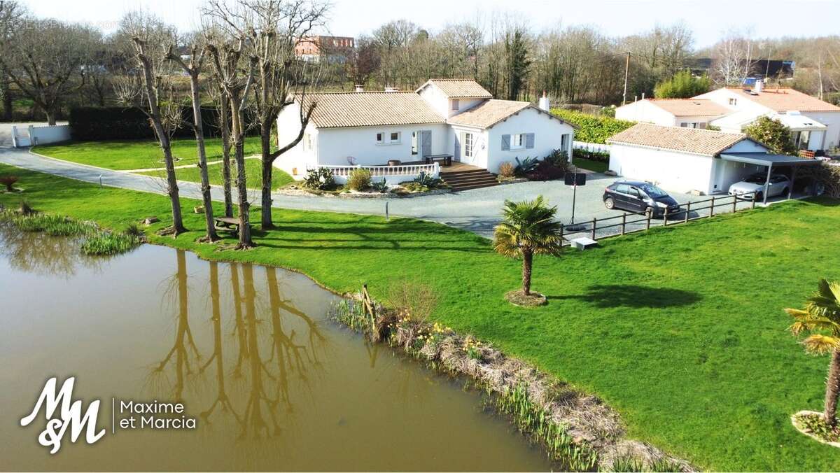 Maison à LES CLOUZEAUX