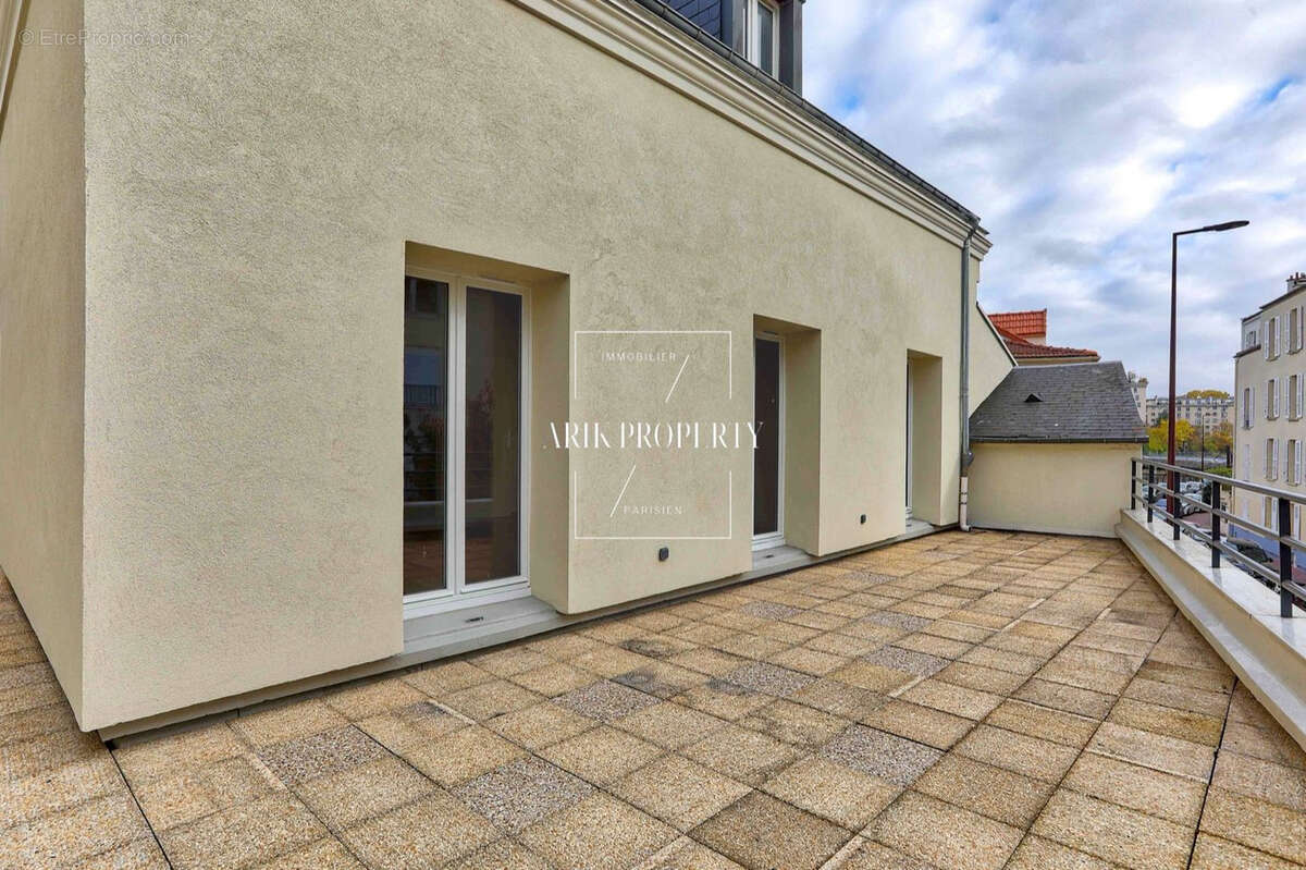 Appartement à CHARENTON-LE-PONT