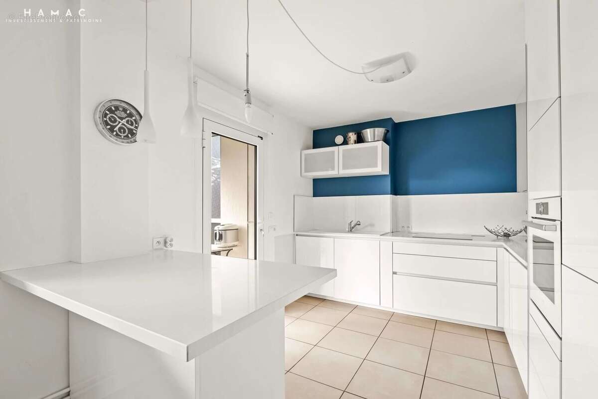 Écully Centre - À vendre - Appartement 5 pièces de 123 m² avec terrasse  - Garage & Place de parking privative - photo 5