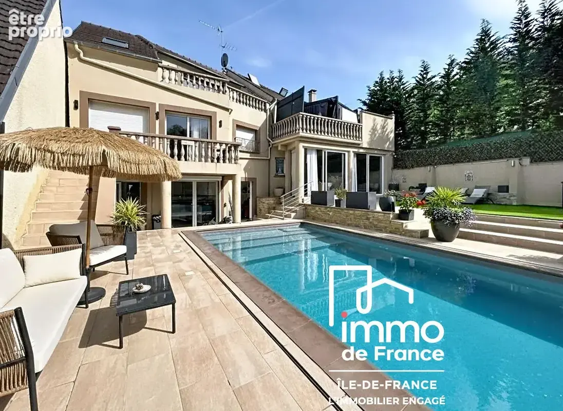 Photo Maison à Nerville-La-Foret au prix de 660 000€