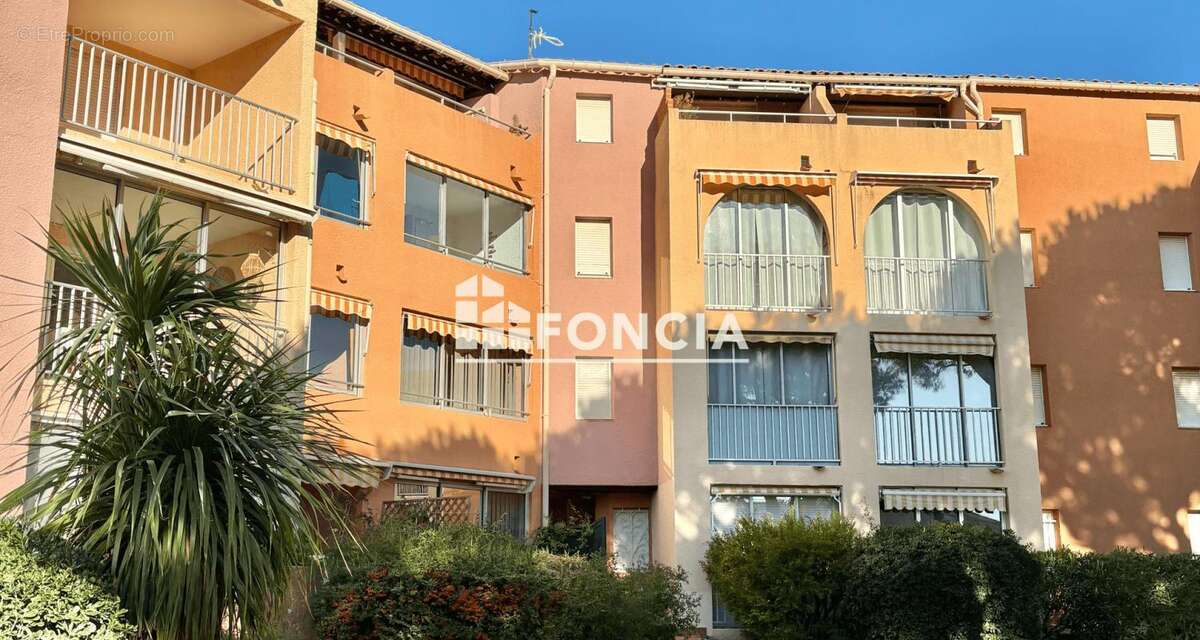 Appartement à LA LONDE-LES-MAURES