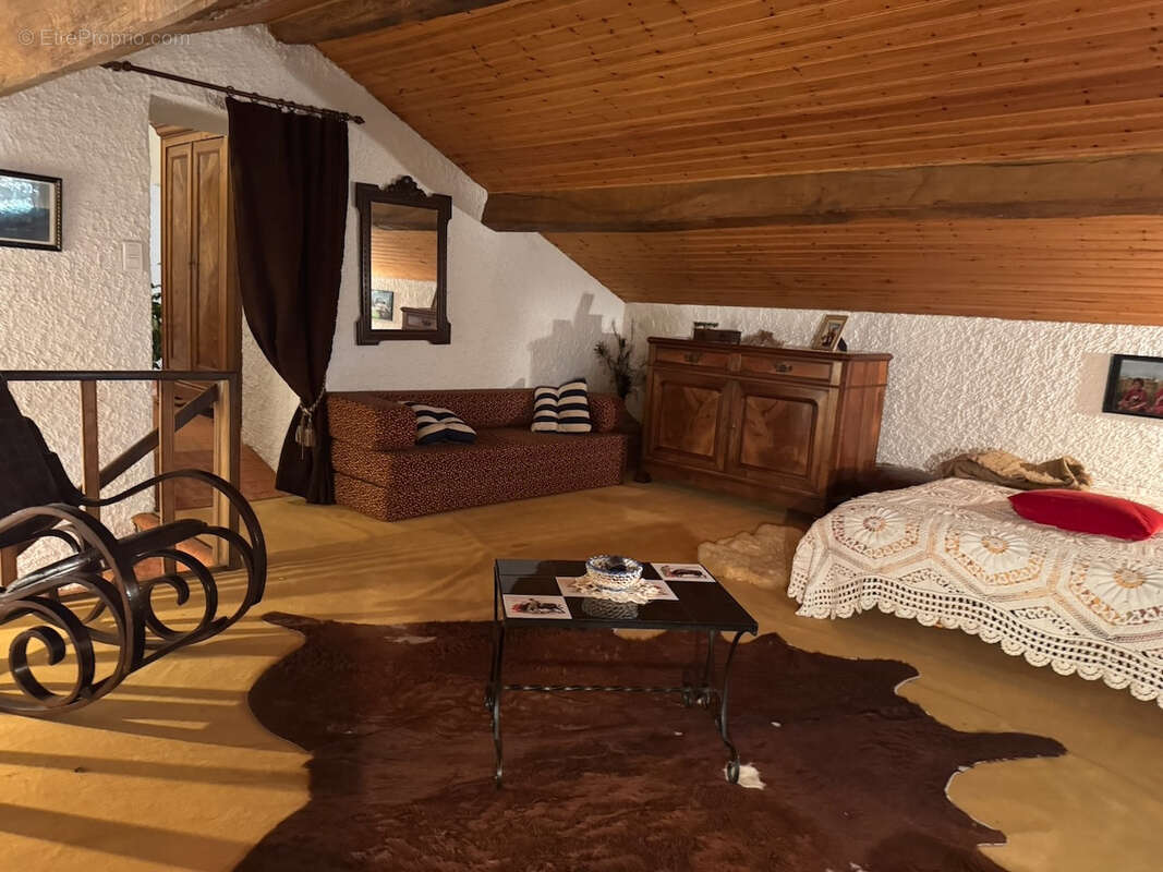 Maison à LA CHAPELLE-THEMER