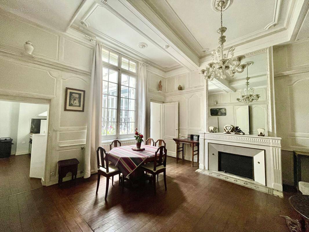 Appartement à BORDEAUX