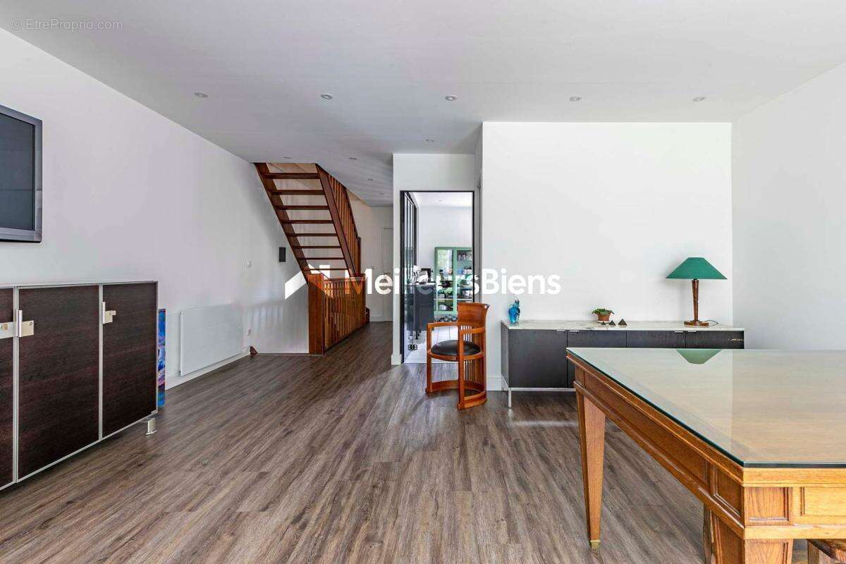 Maison à VILLENEUVE-LA-GARENNE