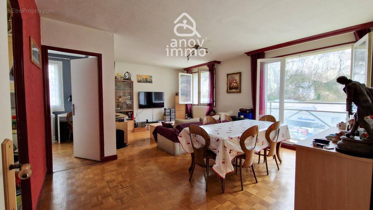 Appartement à FONTAINE