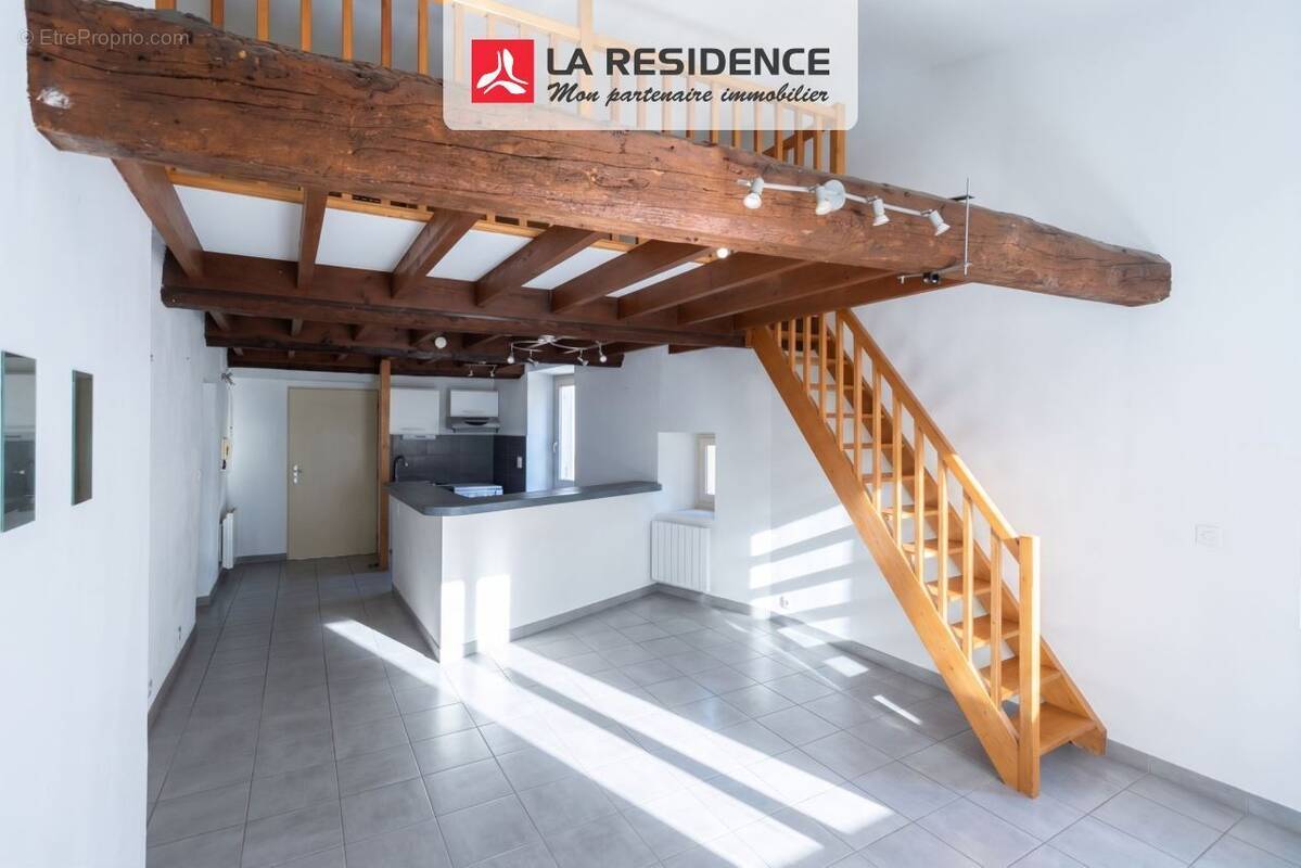 Appartement à ETOILE-SUR-RHONE