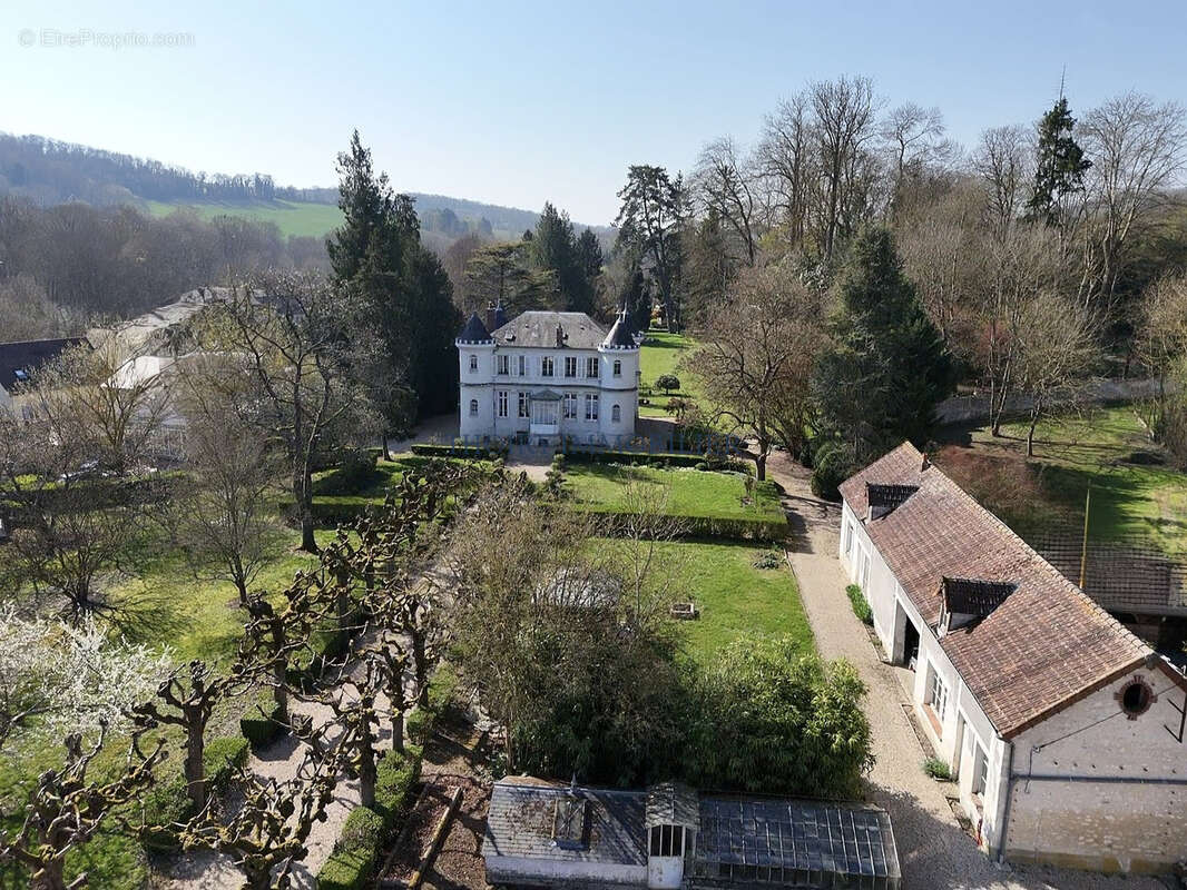 Maison à AUFFREVILLE-BRASSEUIL
