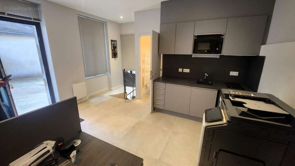 Commerce à PARIS-7E