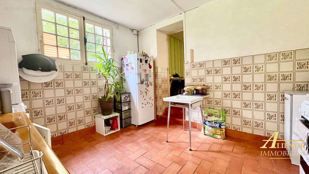 Maison à GRUN-BORDAS