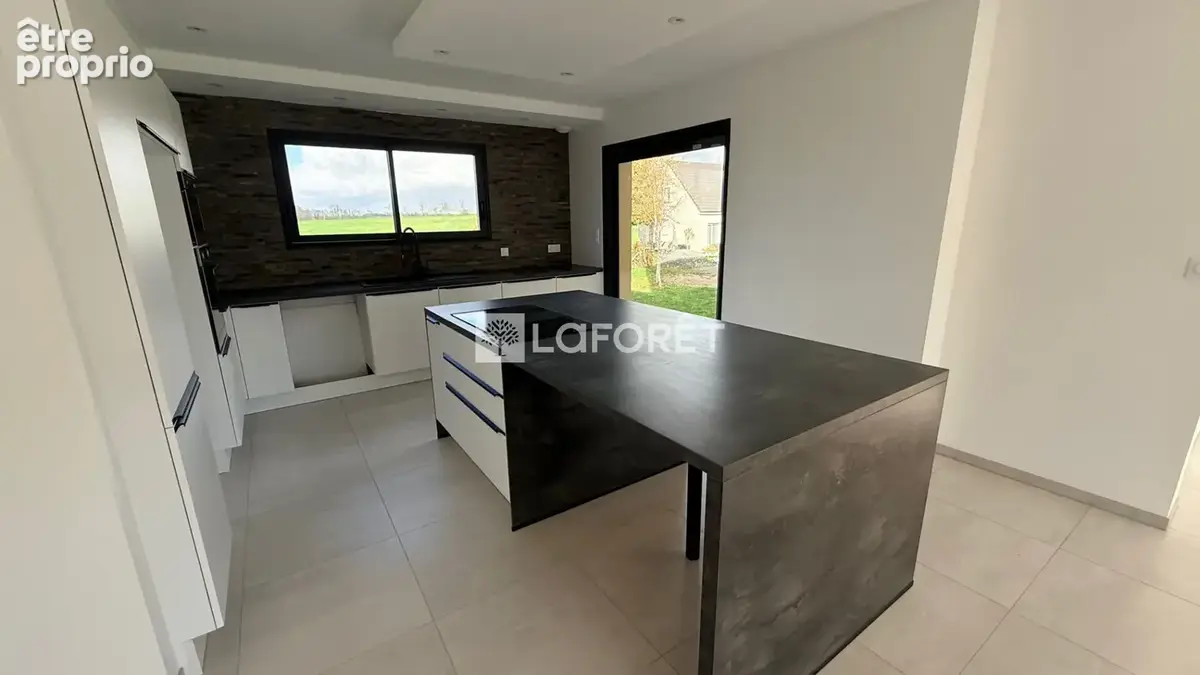 Maison moderne entièrement rénovée 4 chambres avec sous-sol et jardin PREAUX - photo 5