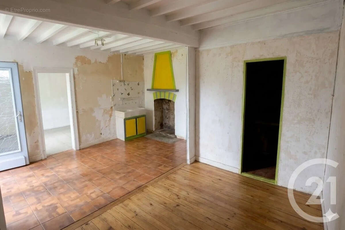 Maison à DUN-SUR-GRANDRY
