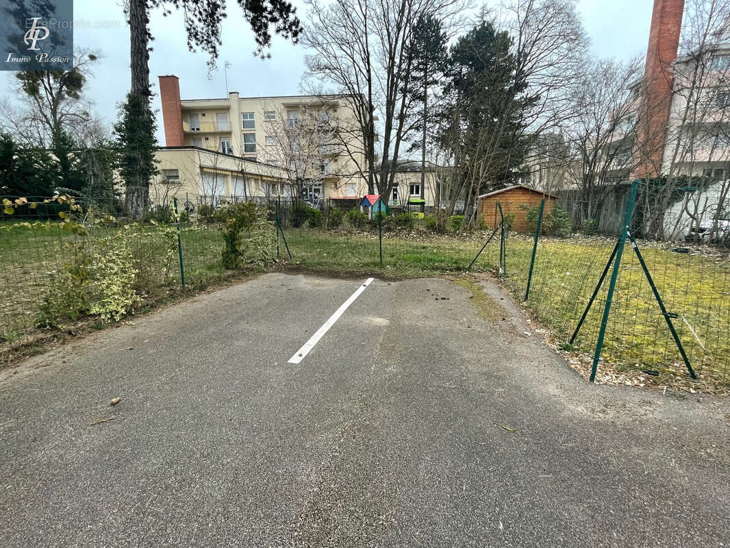 Parking à TALANT