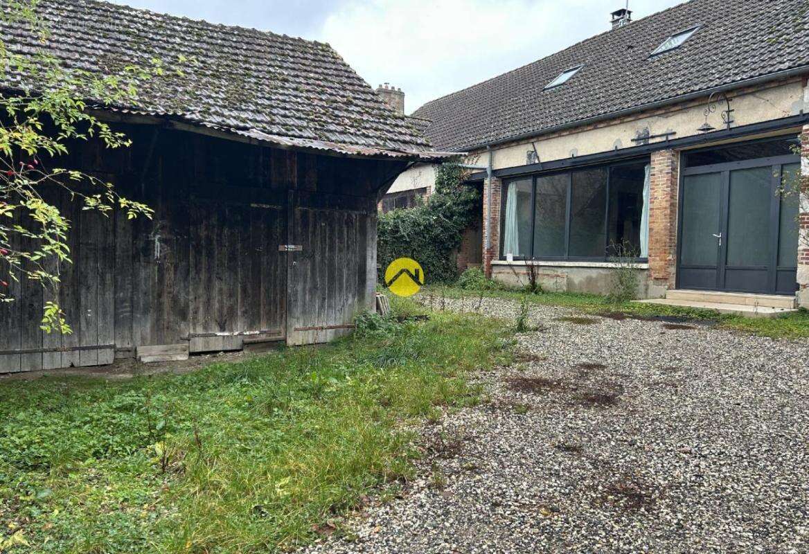 Maison à EGRISELLES-LE-BOCAGE