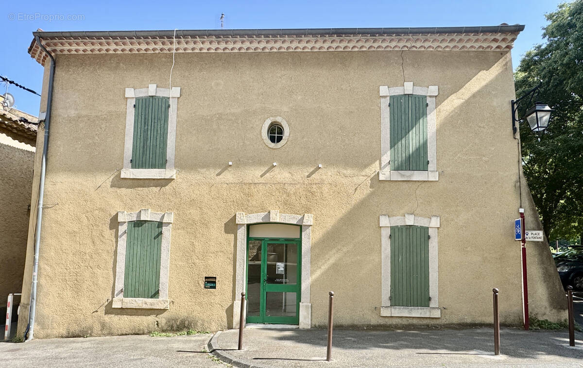 Appartement à LAUDUN-L&#039;ARDOISE