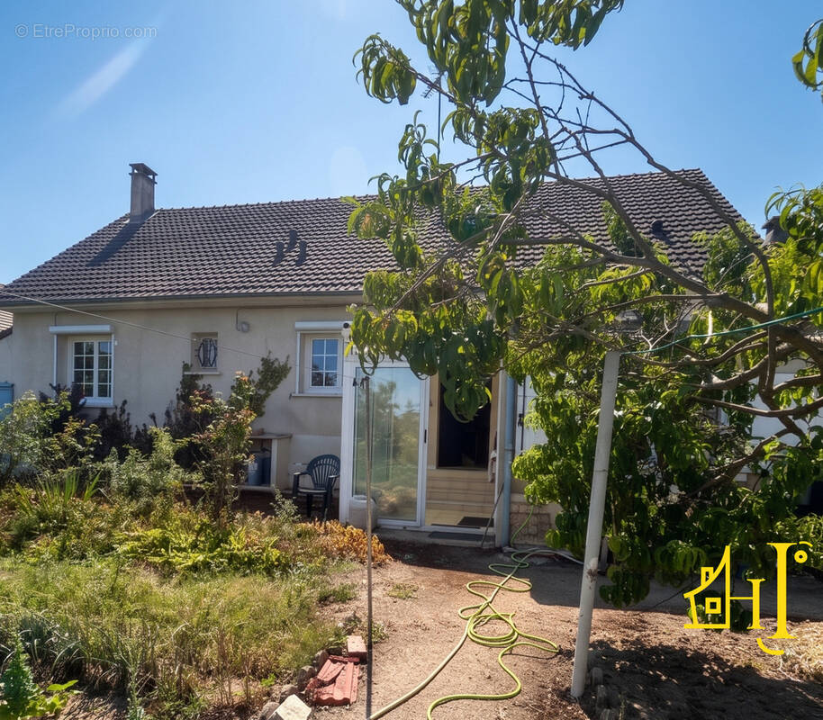 Maison à SURY-PRES-LERE