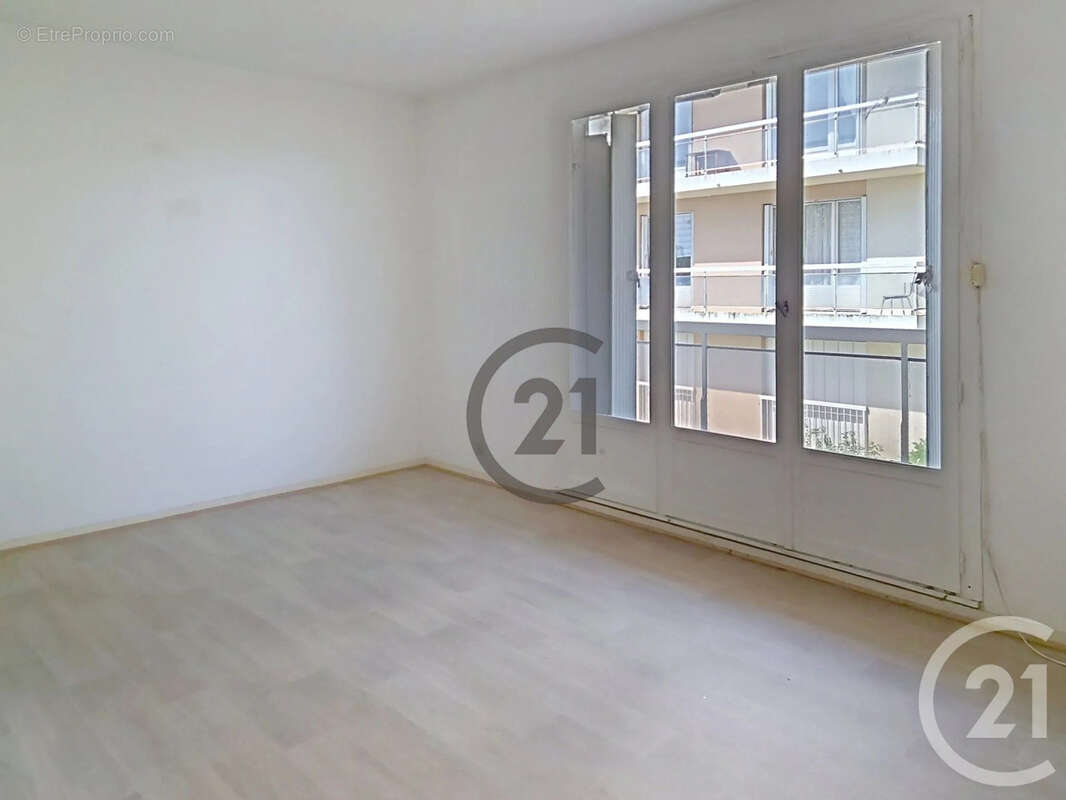Appartement à MIGENNES