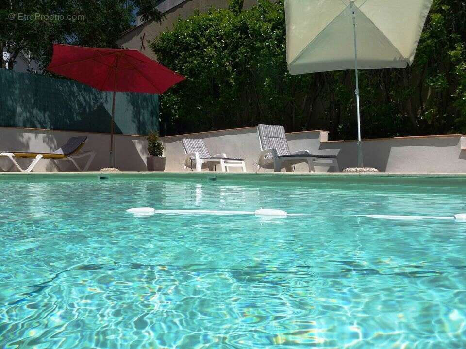 Commerce à CAZAUBON