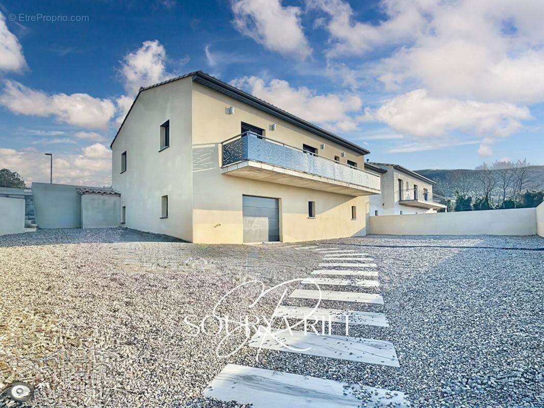 Villa contemporaine avec piscine et sous-sol exceptionnel - photo 16
