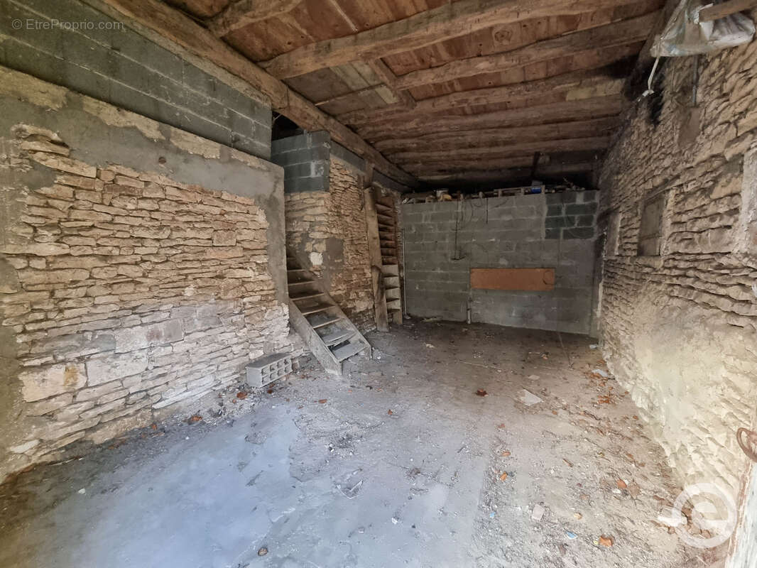 Maison 5 pièces 143m2 à rénover proche Vézelay - photo 15