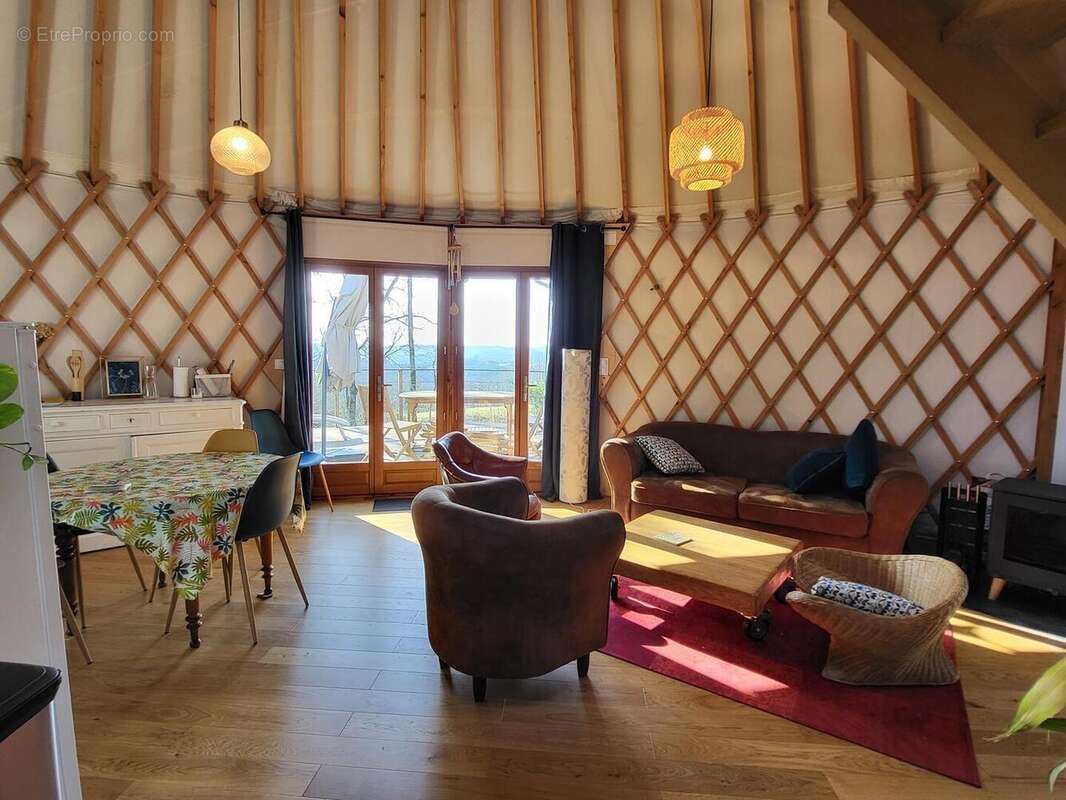 20250216150640 - Maison à ROUFFIGNAC-SAINT-CERNIN-DE-REILHAC