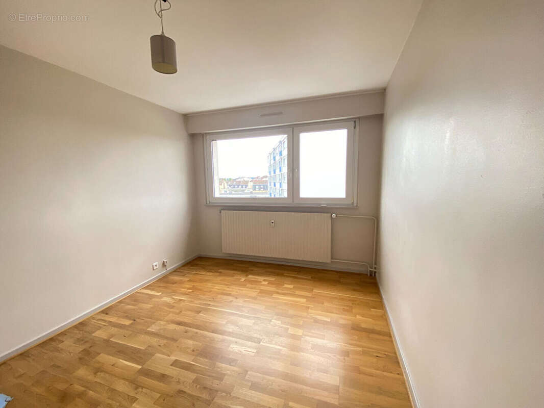 Charmant appartement 2 pièces à vendre à Mulhouse, dernier étage avec balcon , garage et cave - photo 6