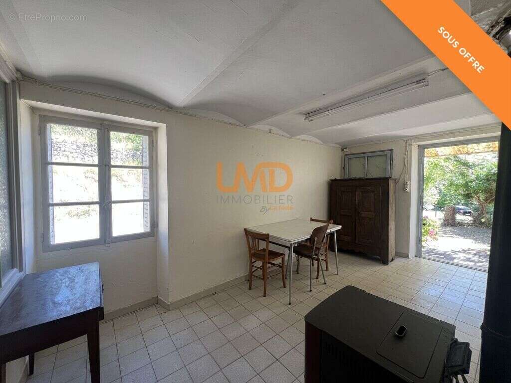 Maison en pierre à rénover avec caves à Mercuer - photo 5