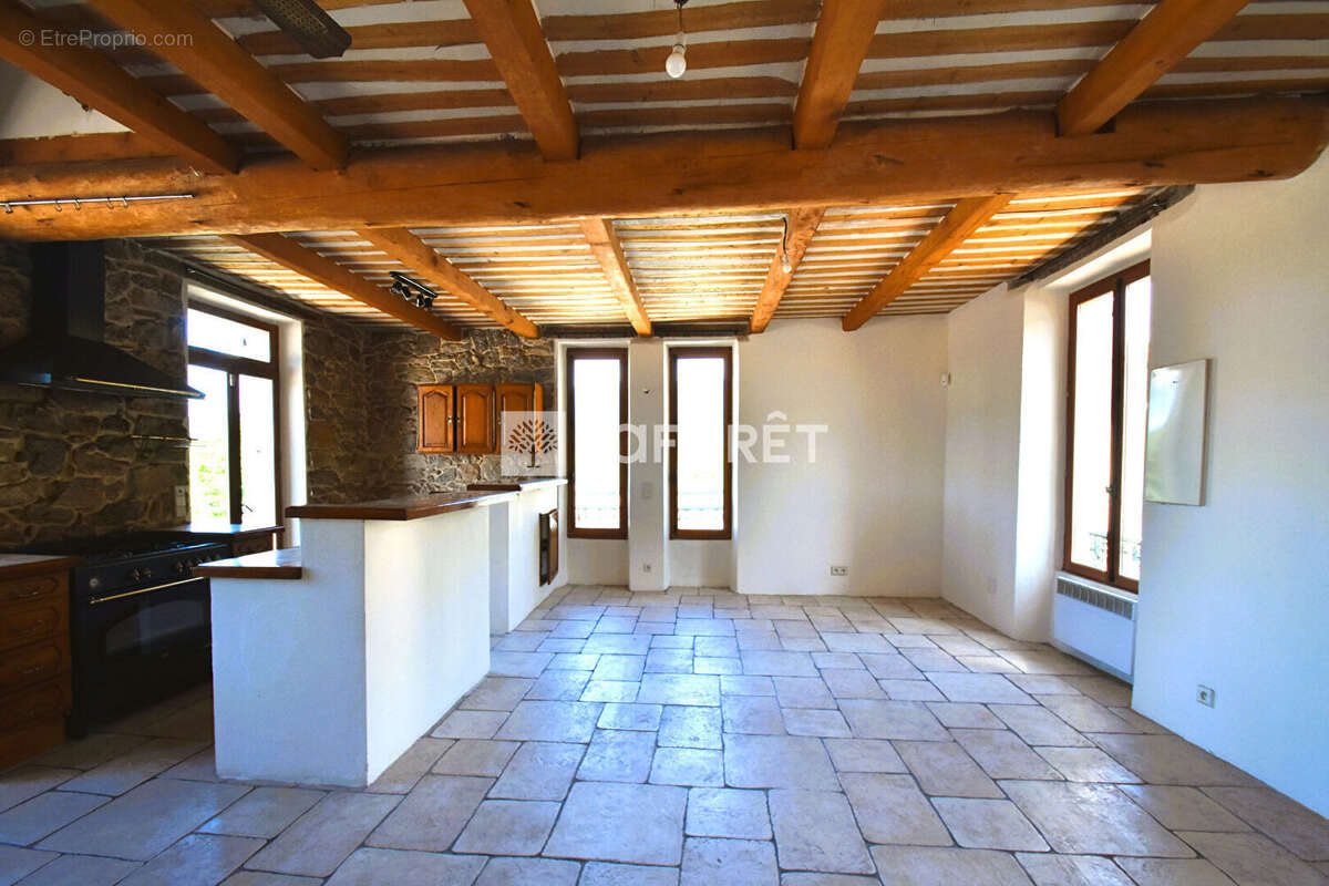 Appartement à FAYENCE