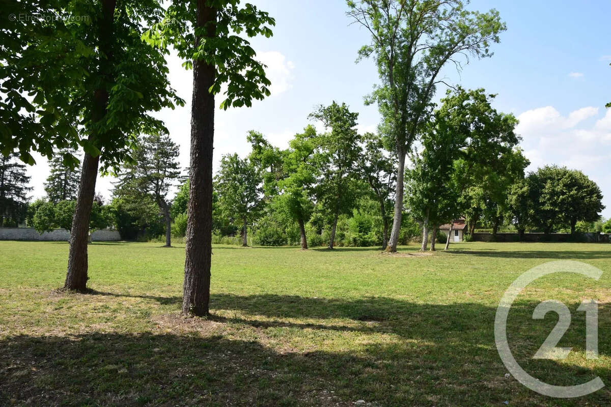 Maison à CHAMPS-SUR-YONNE