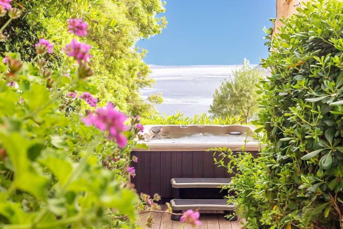Saint-Raphaël - Agay, villa vue mer panoramique, piscine chauffée, 5 chambres - photo 12