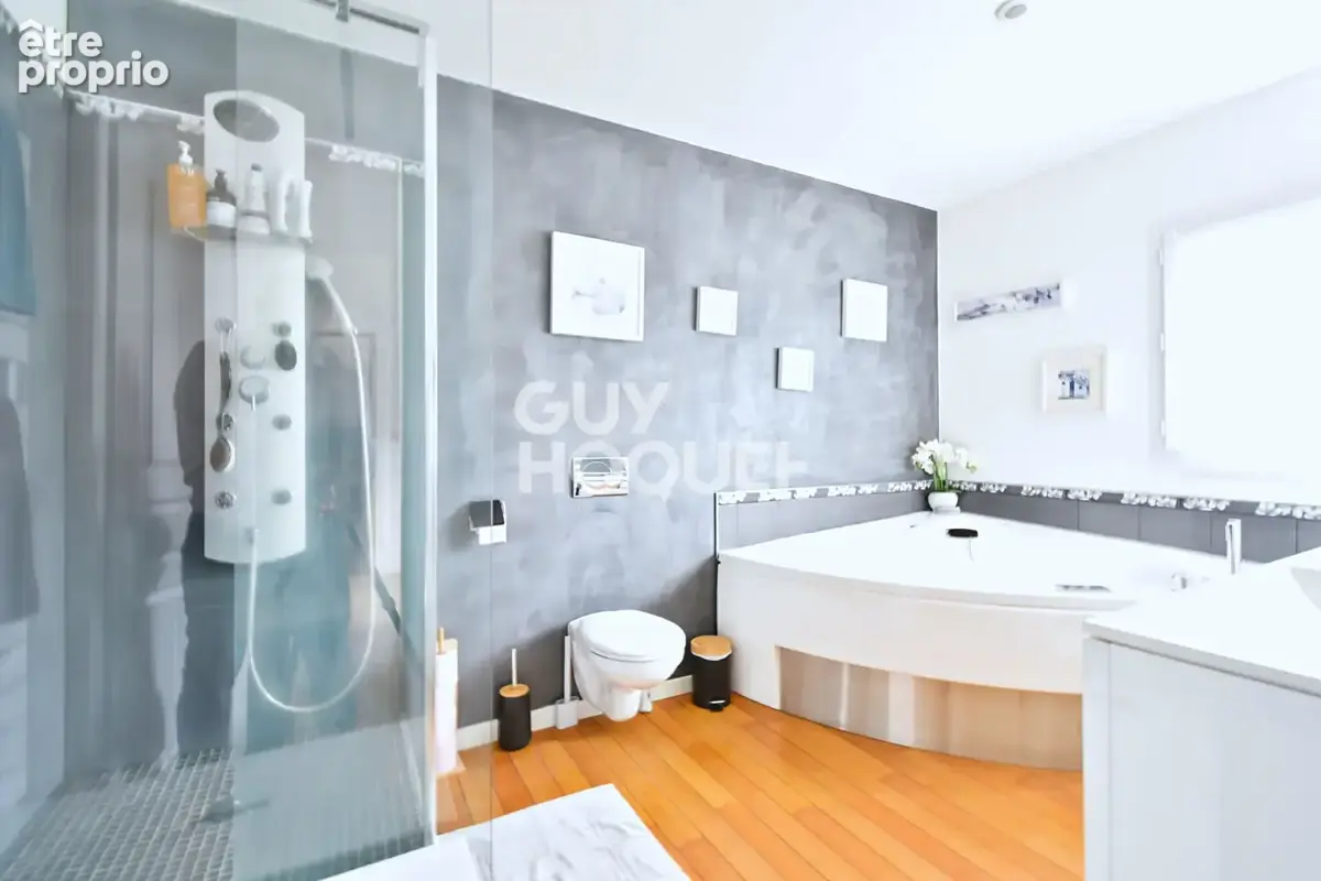 Propriété contemporaine de 309 m², 5 chambres, cinéma privé et terrain de 2 600 m² - photo 9