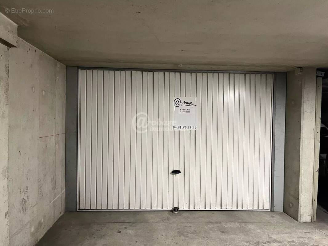 Parking à MARSEILLE-10E