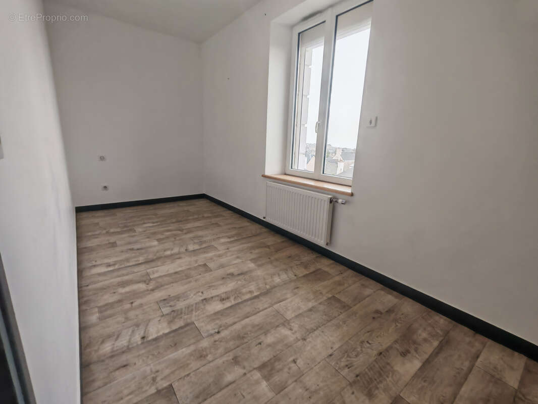 Appartement à DONVILLE-LES-BAINS