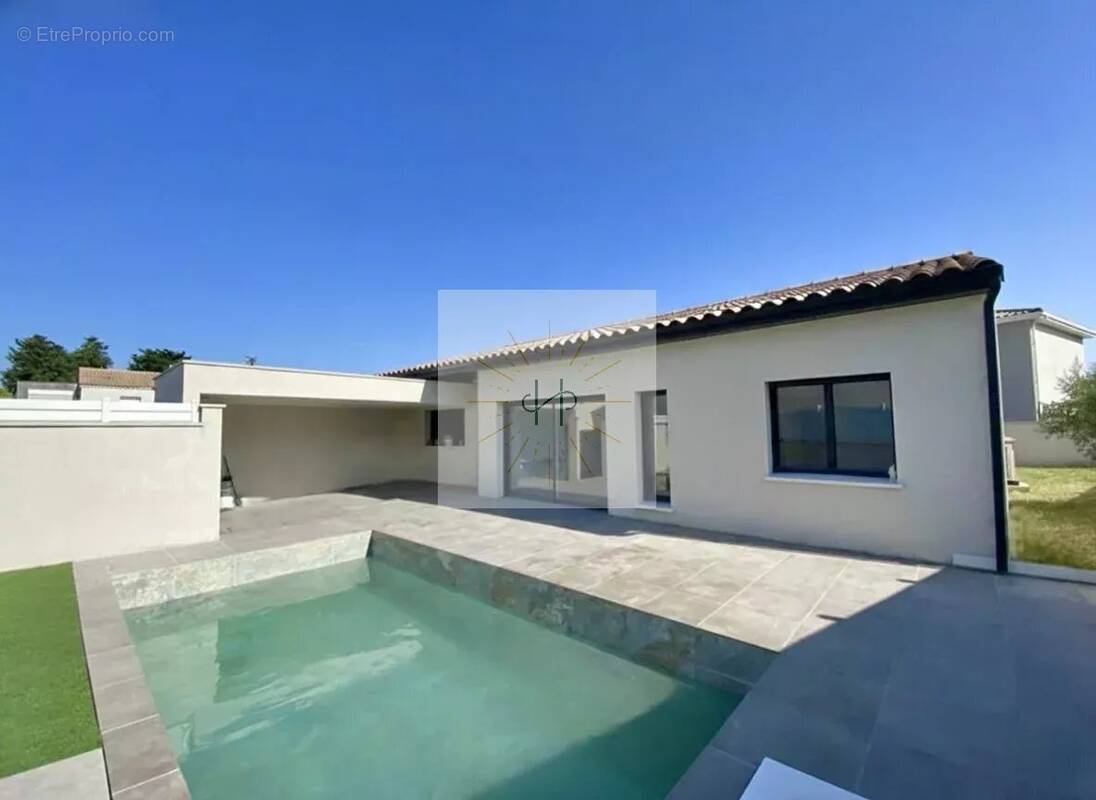 Maison à MONTELIMAR