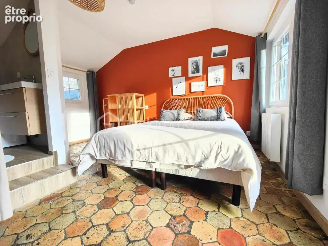 Ensemble de 2 maisons rénovées en lisère de forêt à Thoiry au calme absolu ! - photo 24